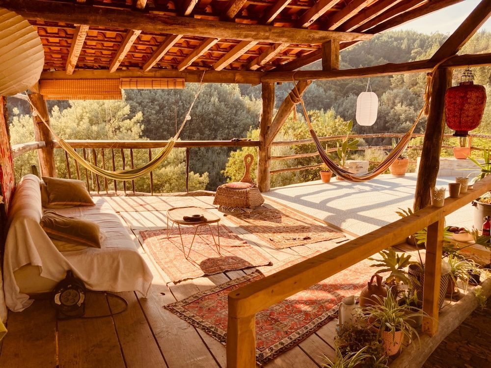 Quinta Vale Mioto - outside terrace overlooking the valley via the West